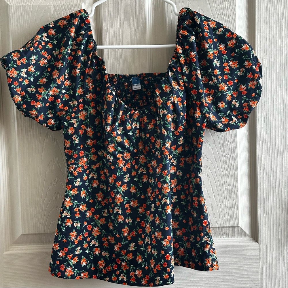 Old Navy Black and Red Cotton Floral Puff Sleeve Blouse Women’s Size Medium